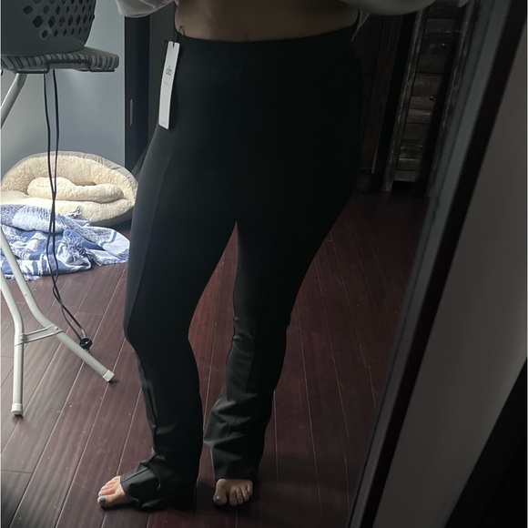 ALO High-Waist Zip It Flare Legging - Picture 5 of 5